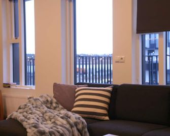 Ocean View Suite near Sky Lagoon - Reykjavik - Living room