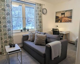 Forenom Hostel Gothenburg Saeve - Gothenburg - Living room