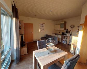 Close To Nature Cozy Apartment In Olpe - Olpe - Essbereich