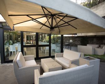iH Hotels Milano Eur - Trezzano sul Naviglio - Trezzano sul Naviglio - Patio