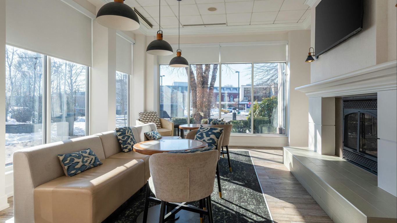 Hilton Garden Inn Auburn Riverwatch