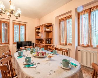 Amazing Home In Slorenzo Al Lfiastra - Fiastra - Comedor
