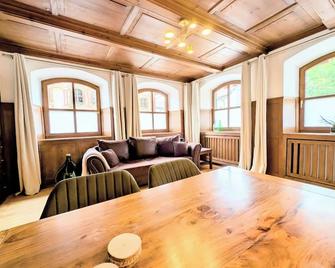 Neu! Moderner bayrischer Flair vor Pilatushaus - Oberammergau - Dining room