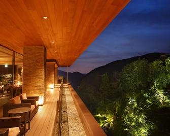 Hakone Kowakien Ten-Yu - האקונה - מרפסת