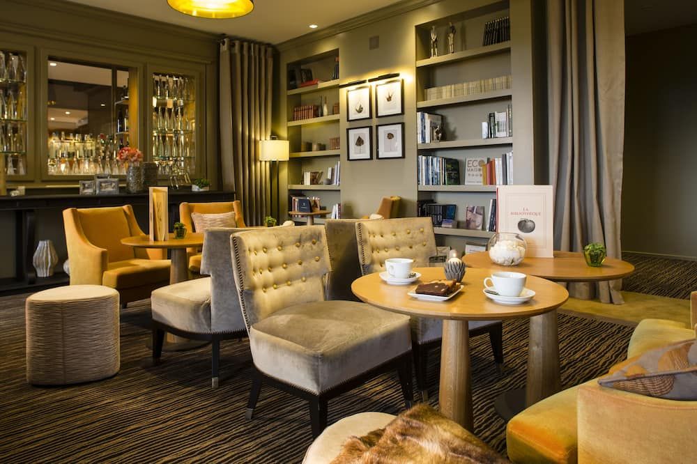 فندق إرميتاج - إفيان-ليه-بان - ردهة