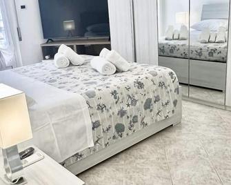 Casa di Riccardo - Savona - Habitación
