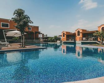Hotel & Hacienda La Caravedo - Ica - Pool