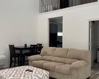 The loft in Baker - Baker - Sala de estar