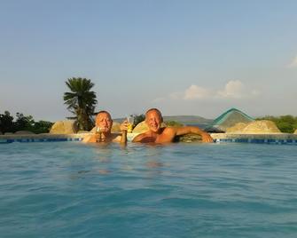 Moalboal Beach Resort - Moalboal - Pool
