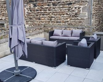Between Puy de Dome and Sancy in central France +wifi. 11 pers+1 pers - Orcival - Patio
