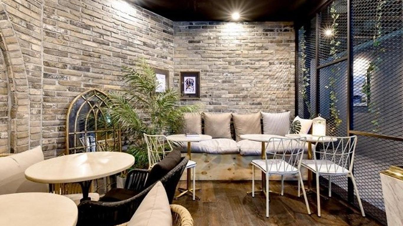 براون دوت هوتل يانج جيونج