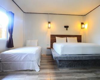 New Harrys Sunset Resort - Klong Nin Beach - Ko Lanta - Yatak Odası