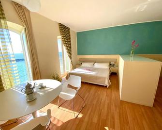 Hotel Del Golfo - Finale Ligure - Camera da letto