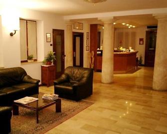 Albergo Alla Campana - Thiene - Front desk