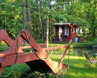 24ft Camper by the pond - Waterloo