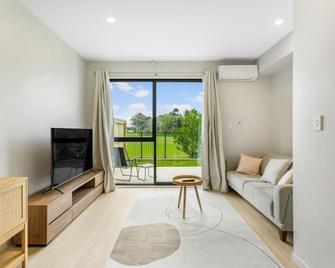 Urban Glow Townhouse with parking - Auckland - Living room