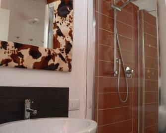 Podere Delle Fanciulle - Pistoia - Bathroom