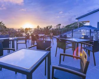 Hotel Holistic Resort - Taiji - Balcony