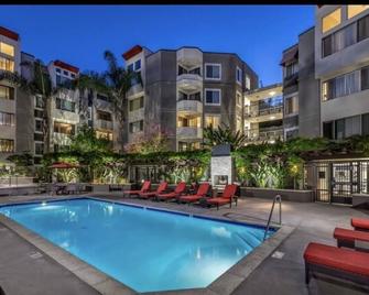 Lovely two bedroom with pool - Pleasant Hill - Pool