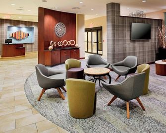 Courtyard by Marriott Hamilton - Hamilton - Lounge