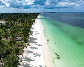 Manolo Beach Resort - Uroa - Strand