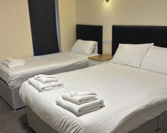 Minworth Lodge - Sutton Coldfield - Bedroom
