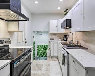 11 Mi to Great Salt Lake Magna Getaway! - West Valley City - Kitchen