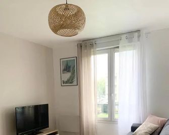 Studio 30m2 - Au Pied De La Gare - Parking - Cergy - Sala de estar