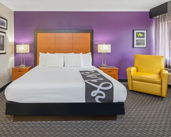 La Quinta Inn & Suites by Wyndham Baton Rouge Siegen Lane - Baton Rouge - Bedroom
