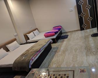 Mye Home Stay Is Located Near Golden Temple , - Amritsar - Bedroom