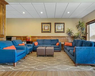 Comfort Inn & Suites Triadelphia - Wheeling - Triadelphia - Area lounge