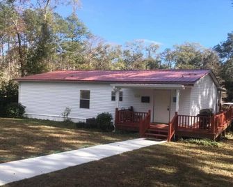 Lake Talquin Waterfront Vacation Rental - Quincy - Budova