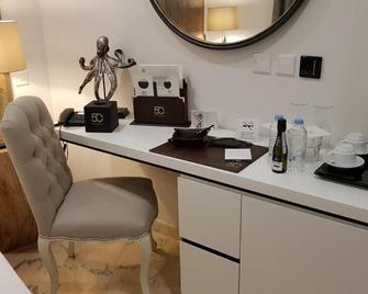 50th Boutique Hotel - Birgu - Kitchen