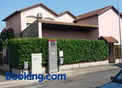 Bed And Breakfast La Villetta - Pioltello - Building