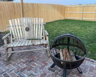 10 min airport 15 min PD Canyon - Amarillo - Patio