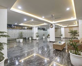 Lime Wood Stay Near Huda City Centre Metro Station - Gurugram - Lobby
