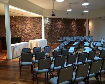 Hotel Verdes Mares - Ouro Branco - Sala de reuniones