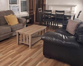 Full house - Sydney - Living room