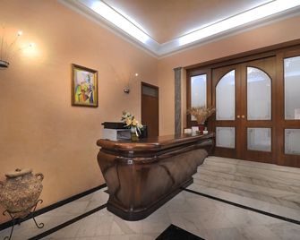Hotel Piccolo - Termini Imerese - Recepción