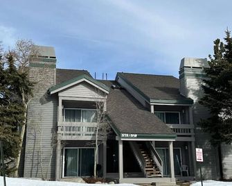 Mammoth Manor at Snow Creek - Mammoth Lakes - Building