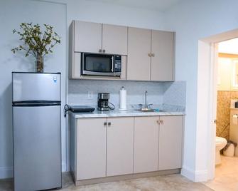 Beautiful and cozy apartment. - Mai-a-mi - Phòng bếp