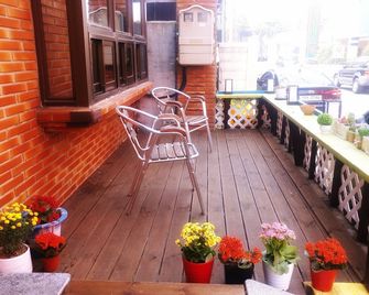 Jeju Masil Guesthouse - Jeju - Balkon