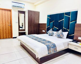 Hotel Golden Oasis - Ajmer - Bedroom