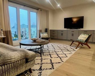 Modern 5 Bedroom/4 Bathroom- Superb location! - San Francisco - Soggiorno