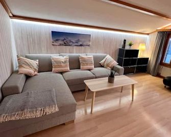 Cloud No3, Interlaken - Entrelagos - Sala de estar
