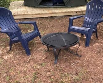 Glamp under the stars on a farm! - Yulee - Patio
