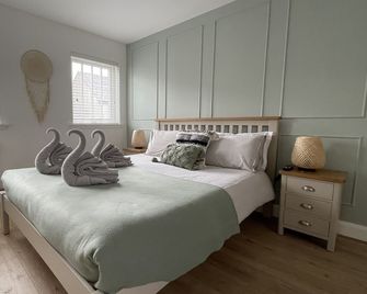 Harbourside by Caithness Luxury Apartmen - Wick - Bedroom