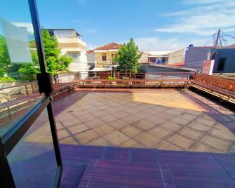 Nusantara Comfort Residence By Reccoma - Yakarta - Balcón