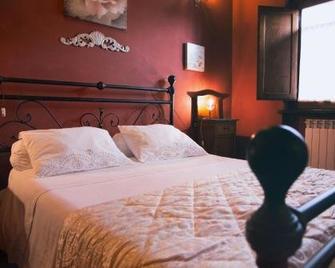 Al Vecchio Fontanile B&B - Ladispoli - Camera da letto