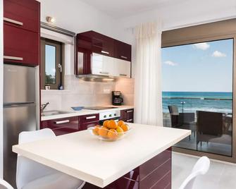 Niovi Seaside Suites - Kissamos - Køkken
